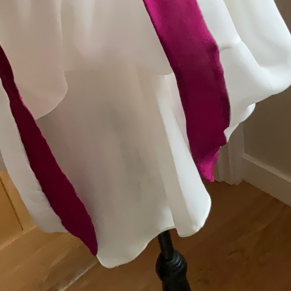 Elizabeth and James, lined flowing white silk halter neck, sleeveless top. L - Picture 8 of 13